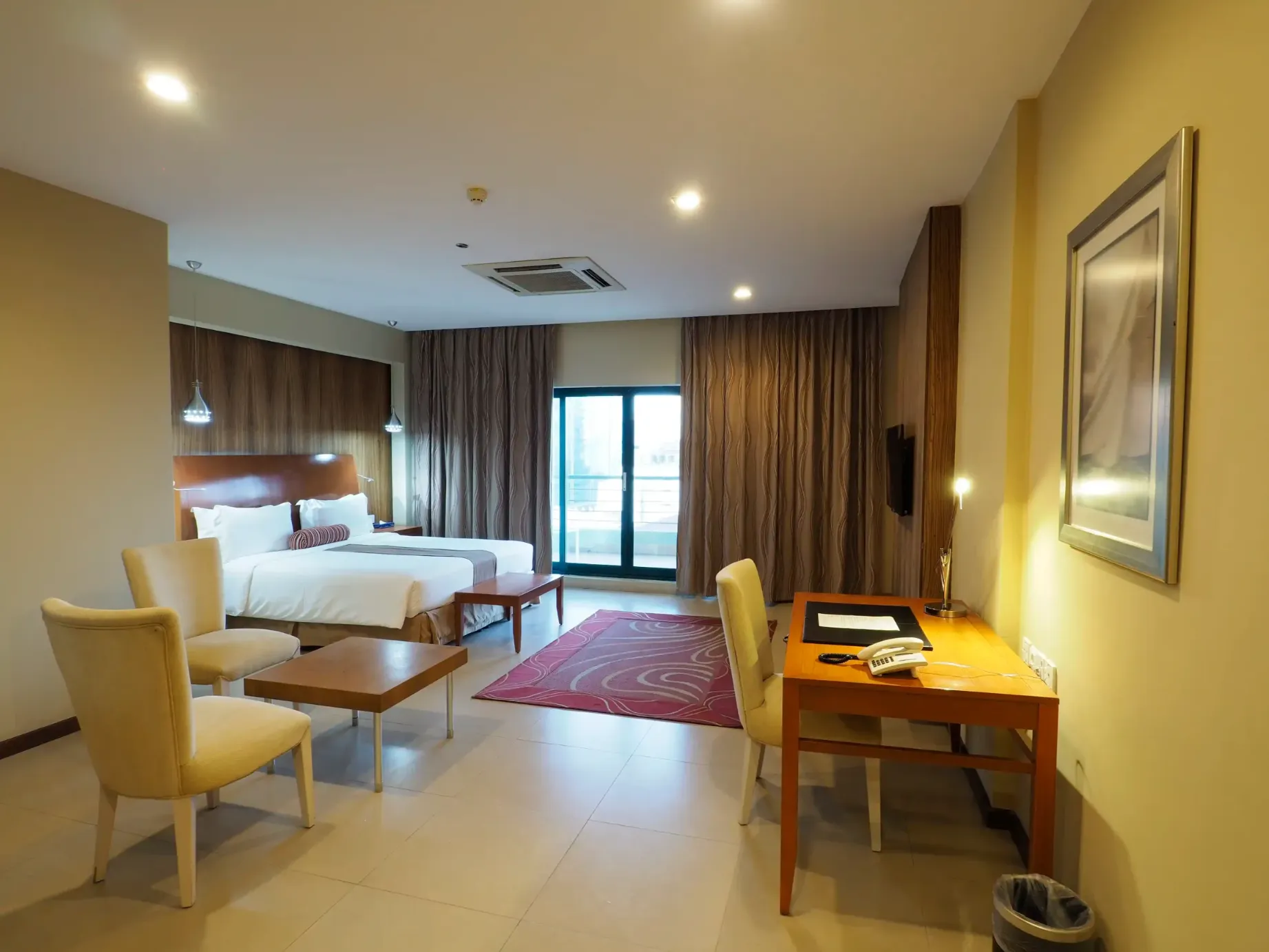 Harbour View Suites - Executive King Room